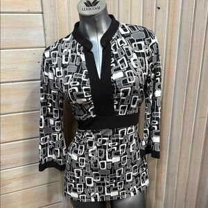 Suzie In The City Black and White Geometric Blouse